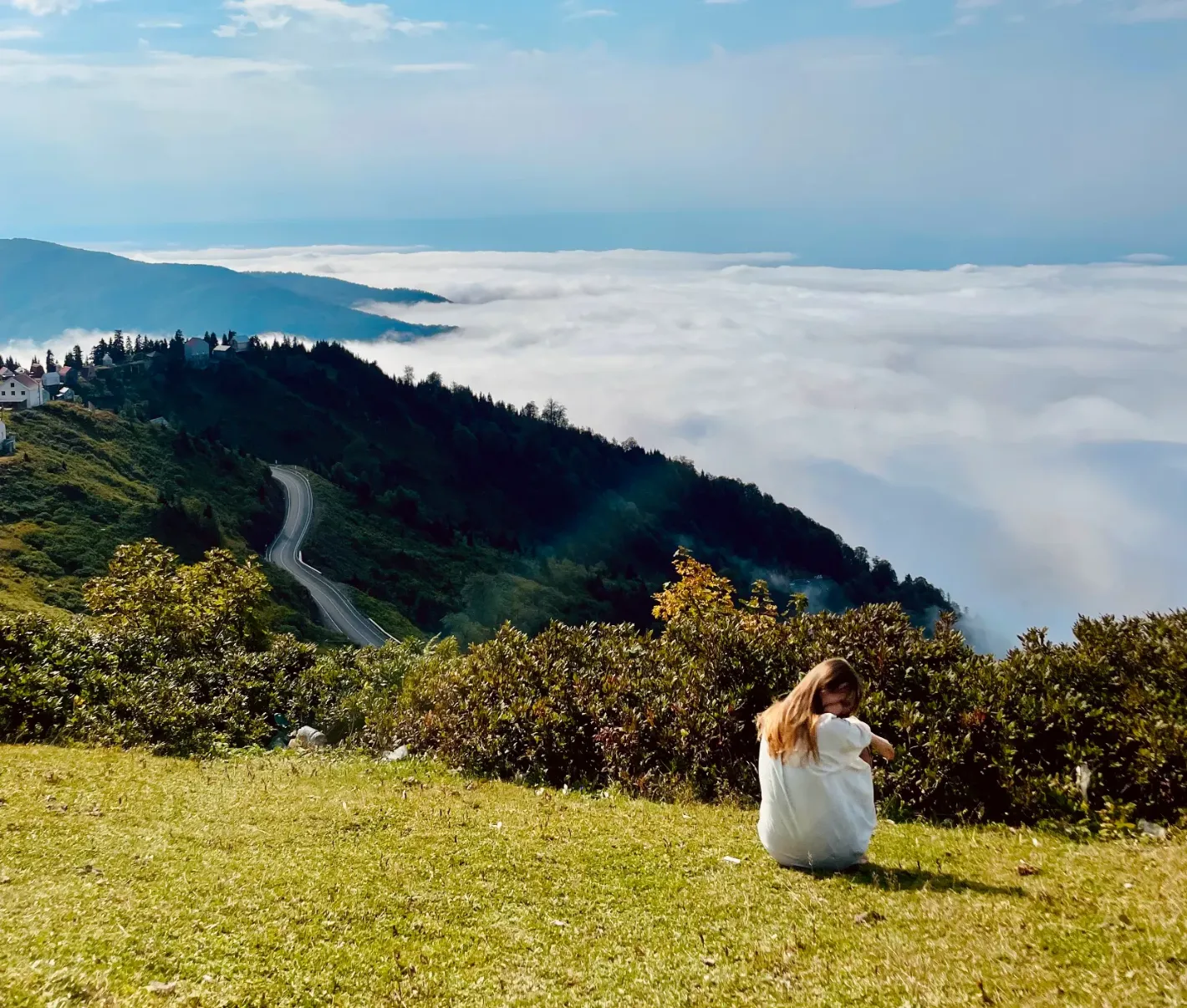Деревня Гомисмта над облаками