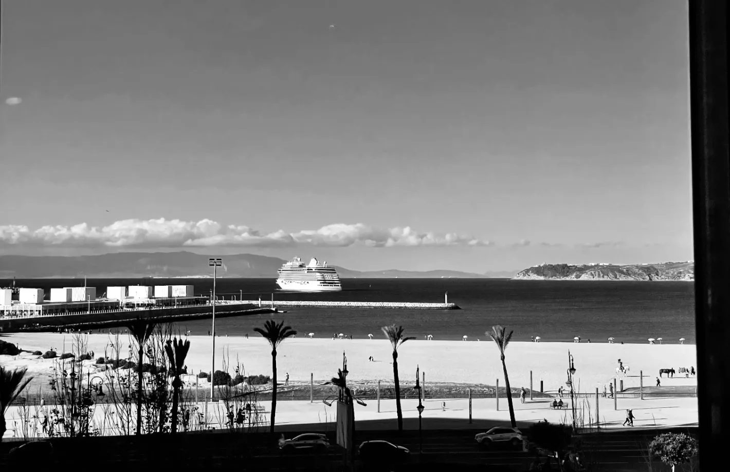 Вид на Гибралтар из Танжера